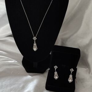 14K Solid Gold Genuine Pearl  Necklace and Earrings Set With Diamonds